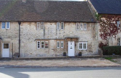 Charming Country House Nr Bath - Photo 1