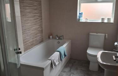 Viola Villa - Craigavon 4 Bed House for 6 Guests - Foto 15