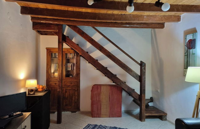 1-bed House Sleeps 4 - Free Parking, Patio, Wifi - Photo 12