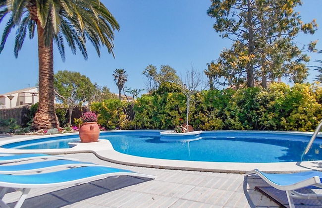 Alluring Holiday Home in Girona With Swimming Pool - Foto 28