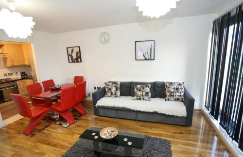 2 bed Riverview Bridge House Apartment - Foto 12