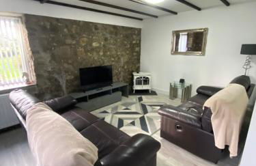 Beautiful renovated former coach house - Photo 6