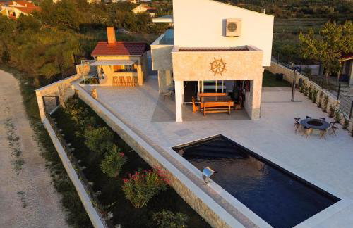 Villa Maritime - Exklusive Strandvilla mit beheiztem Pool, Grillhütte & Meerblick bei Zadar - Foto 65