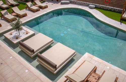 Helen Hotel - Photo 2