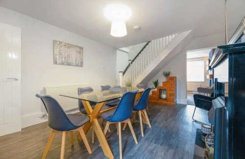 NEW! Stunning 2-Bed Home by Stay With Us, Ideal for Families, Sleeps 4! - Foto 5