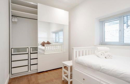 Maida Vale Gem by Little Venice with Stunning Garden - Photo 22