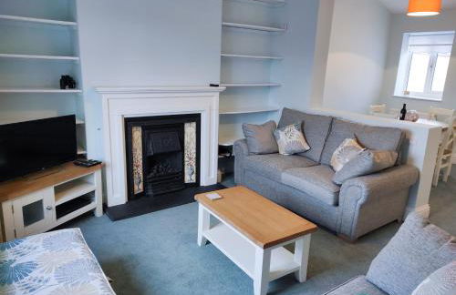 Station Cottage - Gorgeous property with breathtaking views of Neyland Waterway - Photo 10