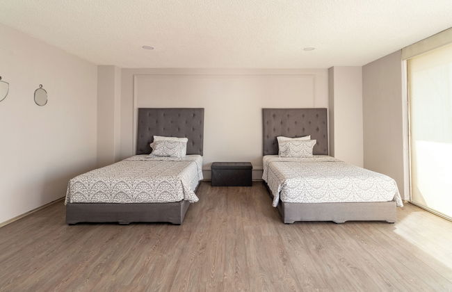 Penthouse Near Masaryk , Sleeps 16 , Pet Friendly - Foto 3