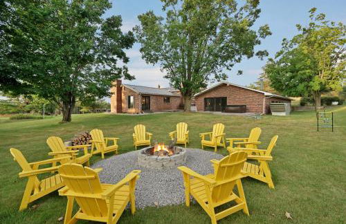 Private Indoor Pool Estate with Hot Tub - Foto 6