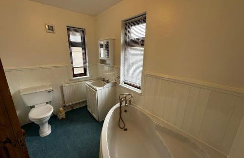 Your Lake side Retreat Sleeps 10-12 Nr Park & Sea - Photo 17