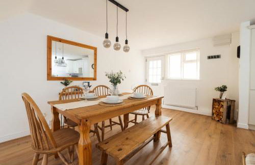 Cosy Cotswolds Getaway - Stow-on-the-Wold - Eagle Cottage - Photo 2