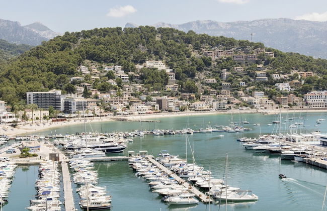 Bright Apartment Near Mountains - Photo 31