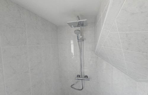 The Owl House - Hot Tub Adventures in Moreton - Pass the Keys - Foto 38