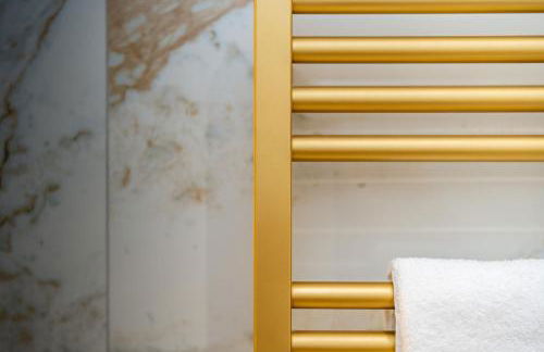 Dragon Suites Luxury Apartments at Rutland Square - Photo 17