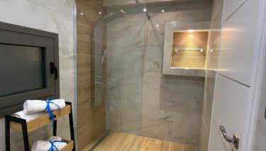 Sea Breeze Sea View Villa - Foto 5, towels, Shower