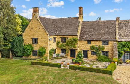 Stourton Manor - Photo 3