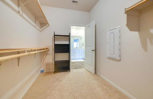 Remote Working Hub with Yard in South Austin Suburbs - Foto 19