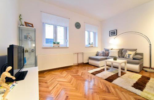 Block Apartment Upper Town - Photo 2