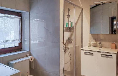 2 Bedroom Awesome Home In Buzet - Foto 15