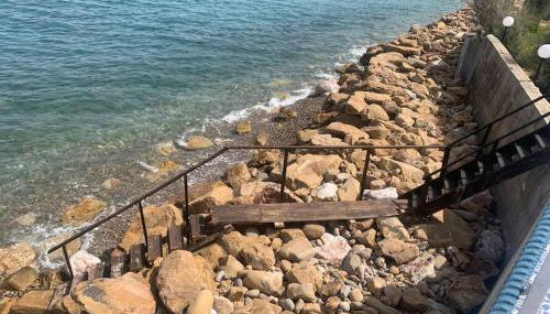 Villa Delfino Blu con accesso diretto al mare dalla scogliera e privacy impagabile. - Foto 3