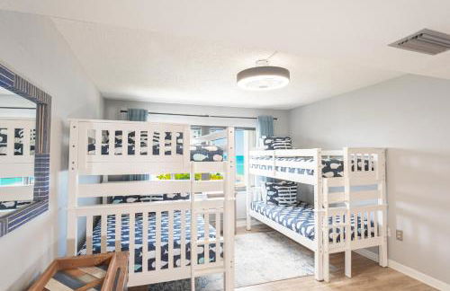 Luxury, Direct Oceanfront Unit and Balcony, Northeast Corner, Heated Pool, Garage Parking - Photo 9