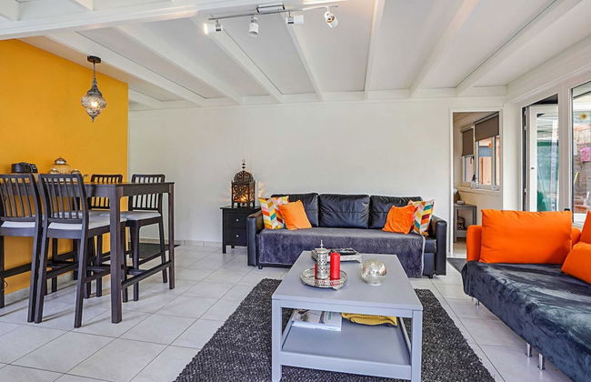 Bright Holiday Home in Lanaken near Lake with Garden - Foto 12