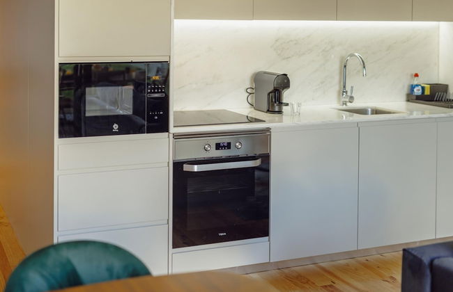 Legacy Oporto Premium Apartment B by Vacationy - Photo 20