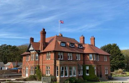 Sandhill House - Photo 1