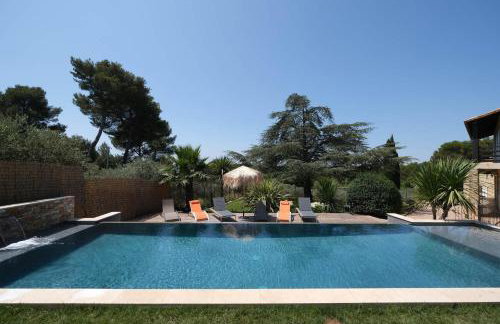 Slpendid villa with heated pool and Jacuzzi for 12 people in Saint-chamas - Foto 10