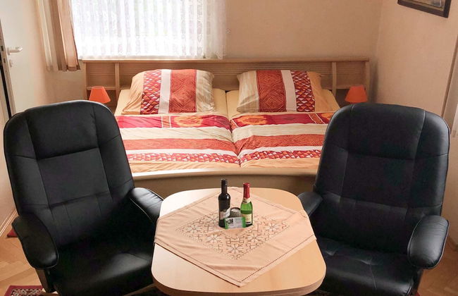 Holiday Homes for two People, With a Swimming Pool, in the Ore Mountains - Foto 1