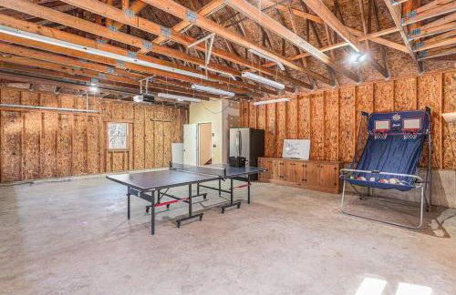 The Hopkins Hideaway - 40 Acres with trails, Arcades, Hot Tub, Fire Pit - Foto 28