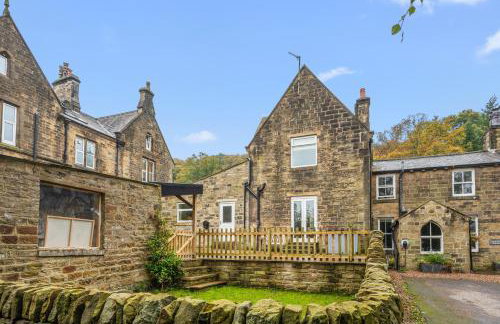 Relax at Little Hawkcliffe - Photo 33