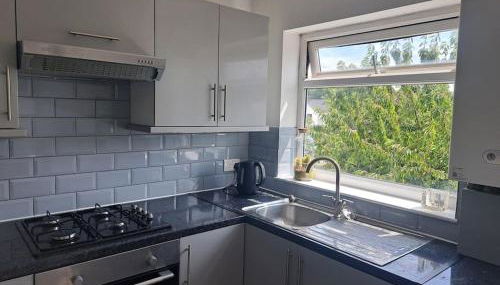 1 bedroom flat with allocated parking - Photo 5