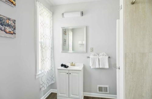 Detroit 3BR Retreat w/ Wi-Fi + Street Parking - Foto 3