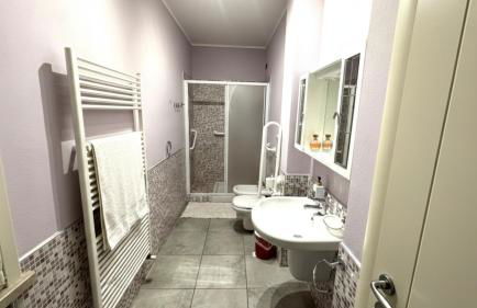 Bea's House, Restyling 2026 Sirmione with Private Garden and shared Pool DesenzanoLoft Official Partner Homes & Villas by Marriott Bonvoy - Foto 26