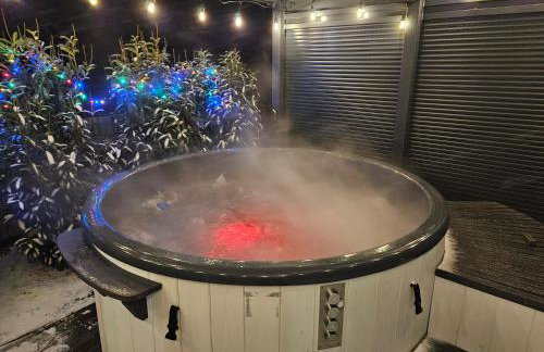 Domek na wyłączność ,bania z jacuzzi. Pobyt góry, jezioro, las. - Foto 5