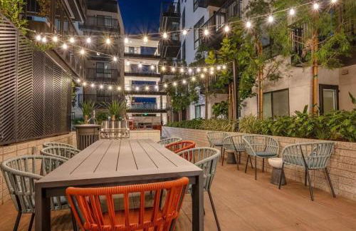 Modern Hollywood Home Sunset View & Free Parking - 10mins to Universal Studios - Foto 42