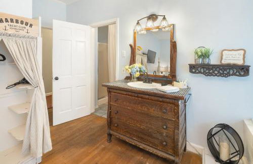 King suite-Huge tub-A Charmer-The Blue Jay Suite - Foto 31