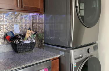 Whole House with Lake and Lift Bridge Overlook for 10 Guests - Foto 63