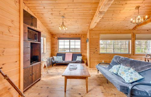 Peaceful Wells Retreat with Deck and Water Views - Foto 6