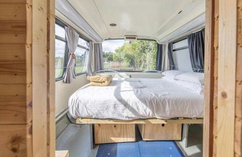 Double Decker Bus on an Alpaca Farm Sleeps 8 - Foto 68