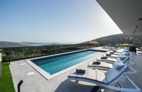 Awesome Home In Jarebinjak - Photo 1