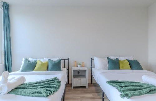 Emerald Escape, Free Parking, 2 Bath, Sleeps 8 Near American Dream and The Airport, King Bed and 2 Queen Beds, Washer and Dryer - Foto 14