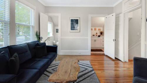 Apothecary - Upper Unit Downtown 2BR - Foto 1