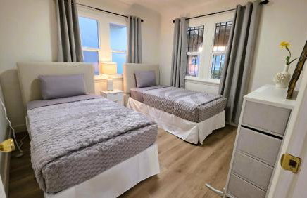 Renovated Three Bedroom Near Cedars Sinai and Beverly Hills With Parking - Foto 11