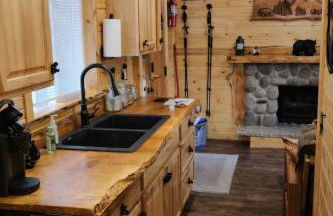 Knotty Shack- Unique Tiny Log Cabin with Hot Tub - Foto 21