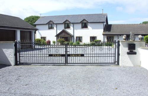 3 Bed Cottage-Sleeps 6-Garden-Hot Tub-Games Room - Photo 5