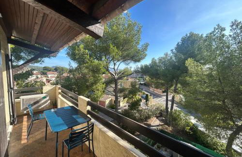 T2 tout confort et moderne, climatisé avec balcon et parking, à 10 min du port et de la plage - Foto 2