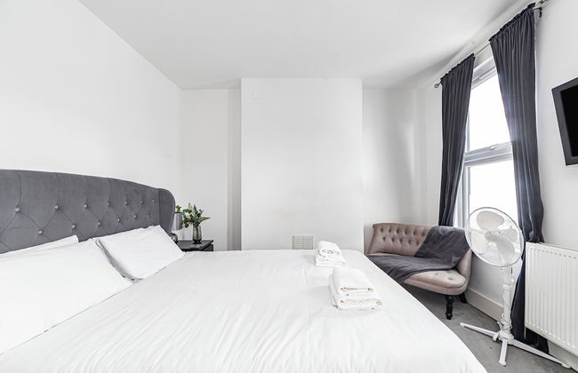 Spacious & Chic 3bed House in London - Photo 5