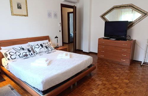 Three Rooms With Whirlpool Bath - Photo 23